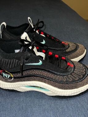 Nike Cosmic Unity 3